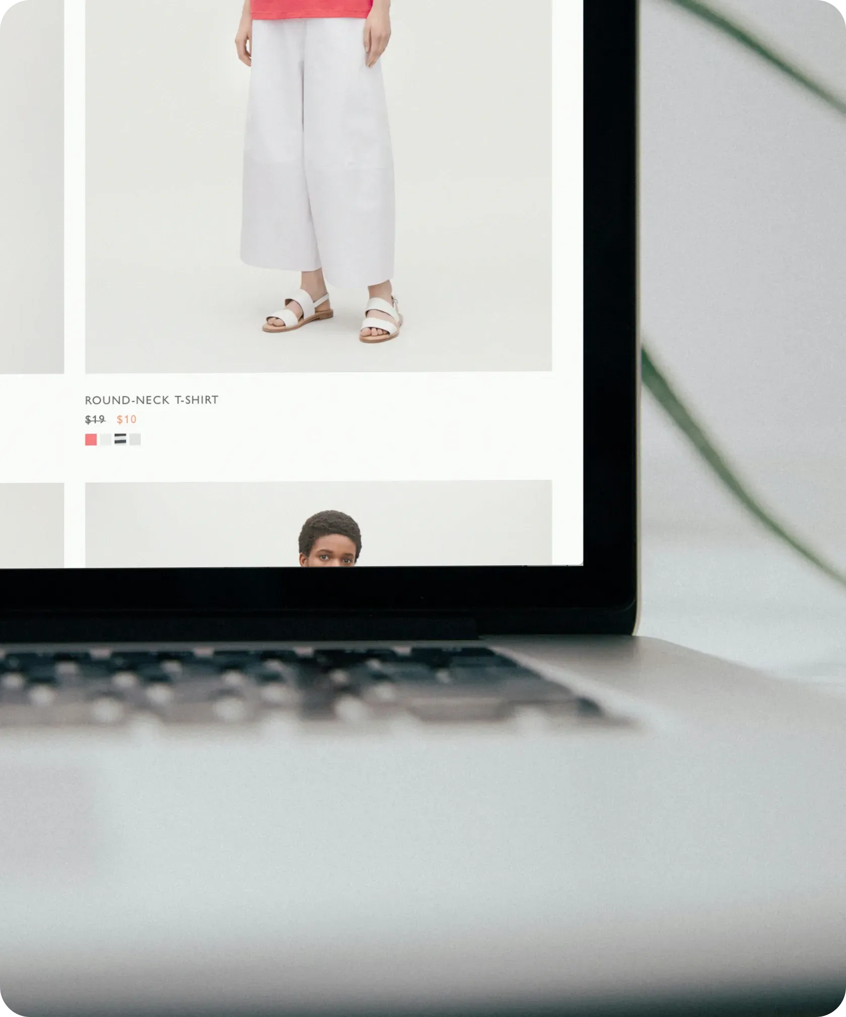 Scrollen auf Website Computer Fashion
